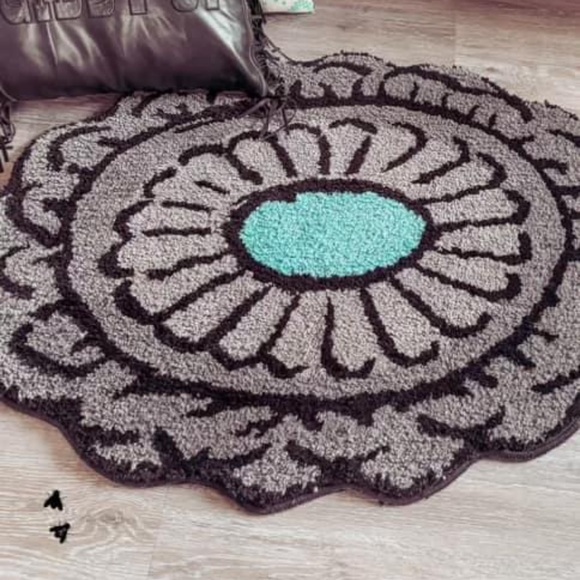 Western Concho Rug - Picture 2 of 3